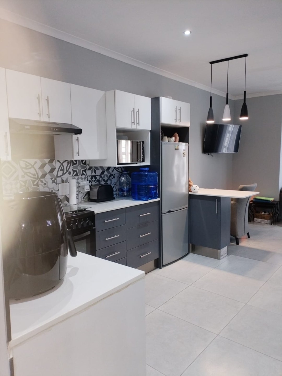 To Let 1 Bedroom Property for Rent in Fernglen Eastern Cape